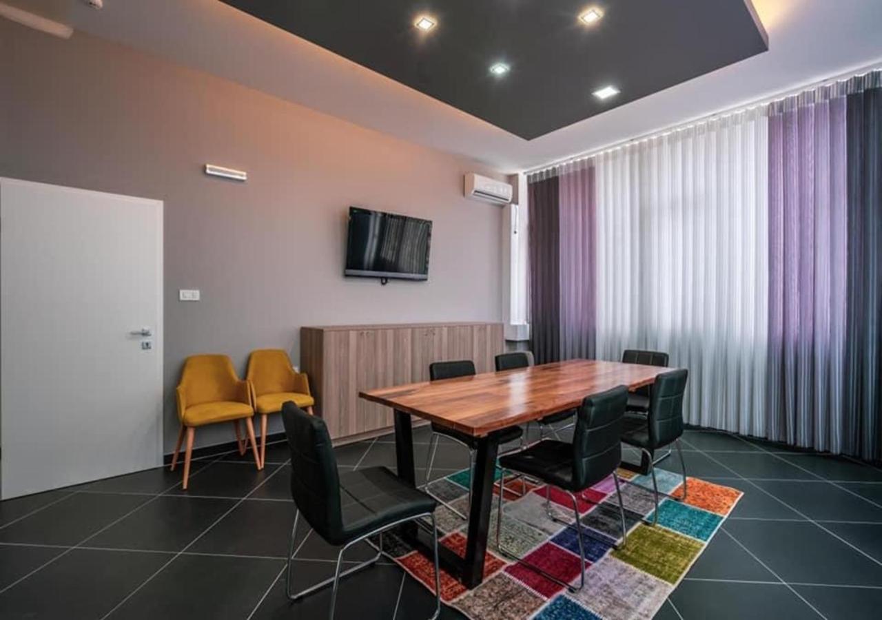 Suto Orizari Hotel & Resort Bon Bon מראה חיצוני תמונה