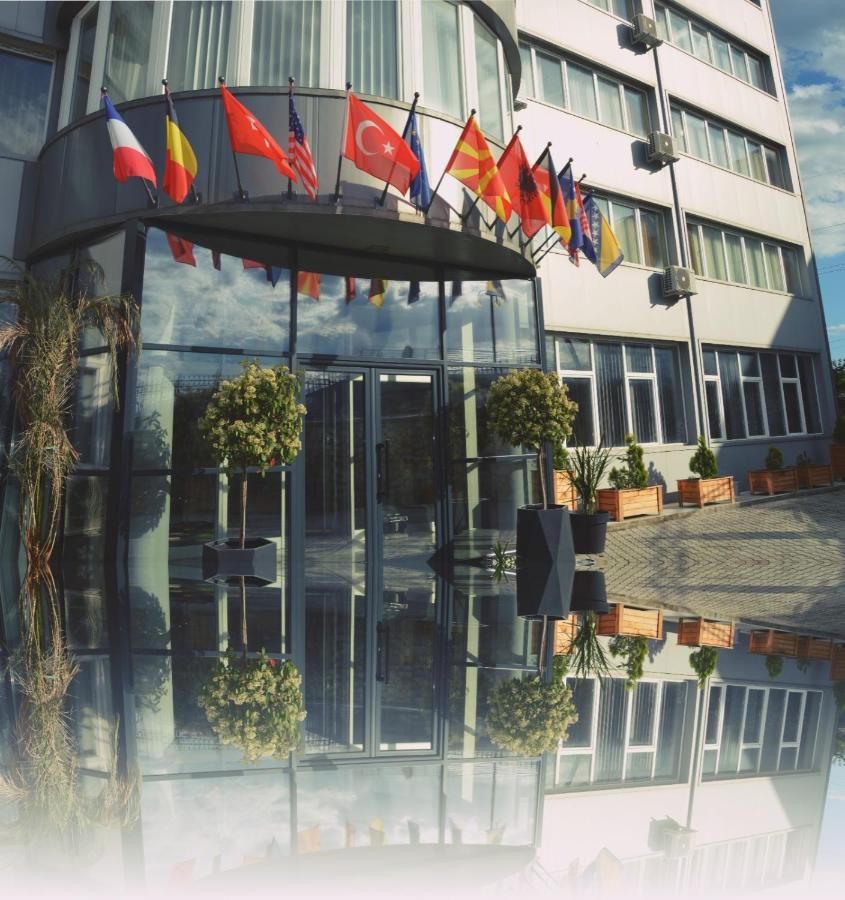 Suto Orizari Hotel & Resort Bon Bon מראה חיצוני תמונה