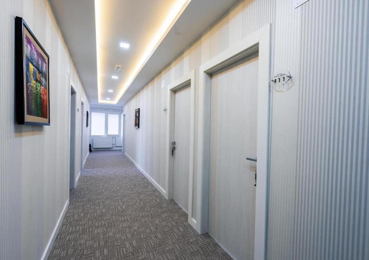 Suto Orizari Hotel & Resort Bon Bon מראה חיצוני תמונה