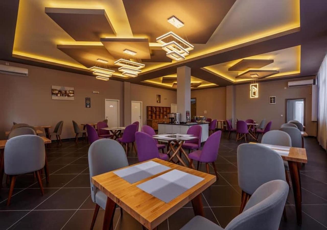 Suto Orizari Hotel & Resort Bon Bon מראה חיצוני תמונה