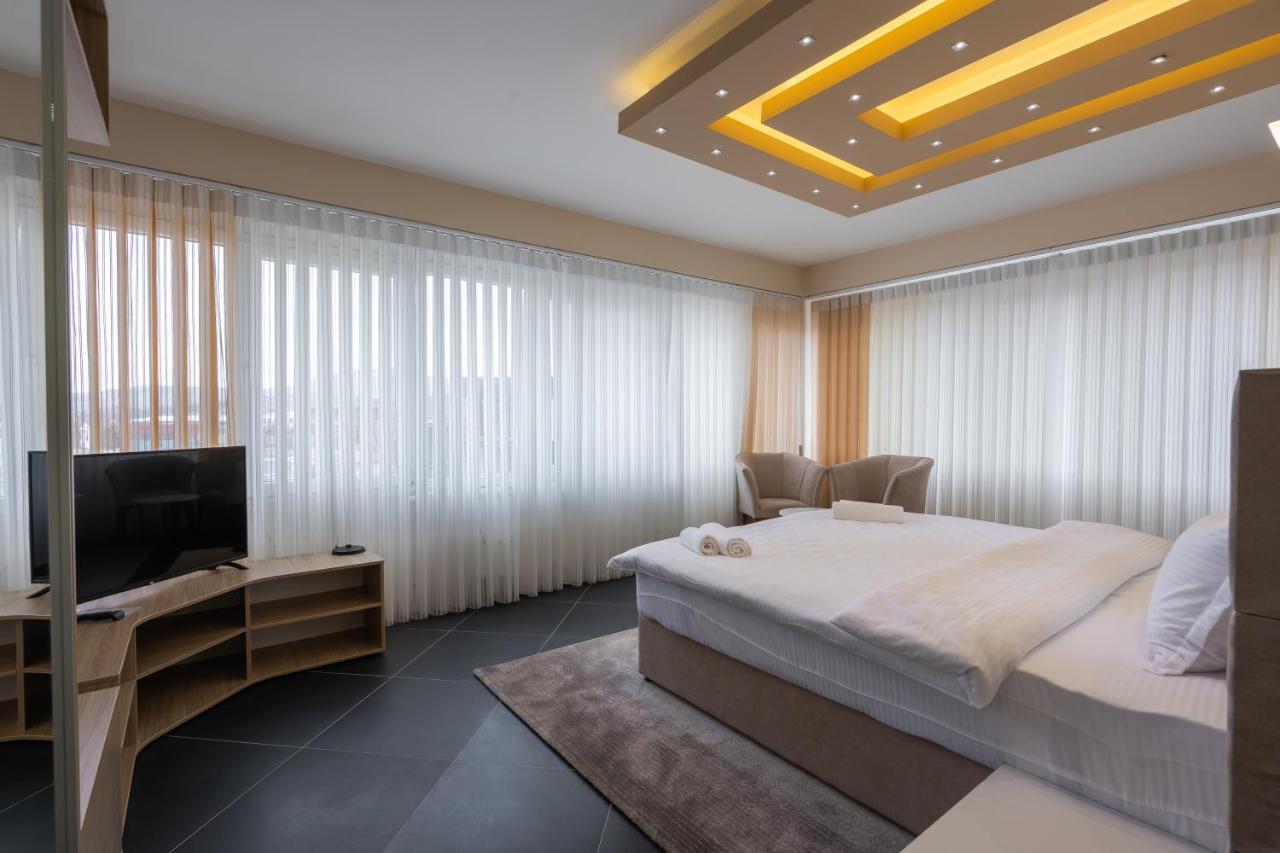 Suto Orizari Hotel & Resort Bon Bon מראה חיצוני תמונה